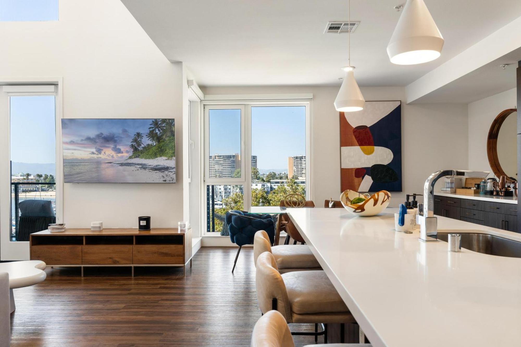 Sky-high Elegance Waterfront Penthouse 4 Beds Los Ángeles