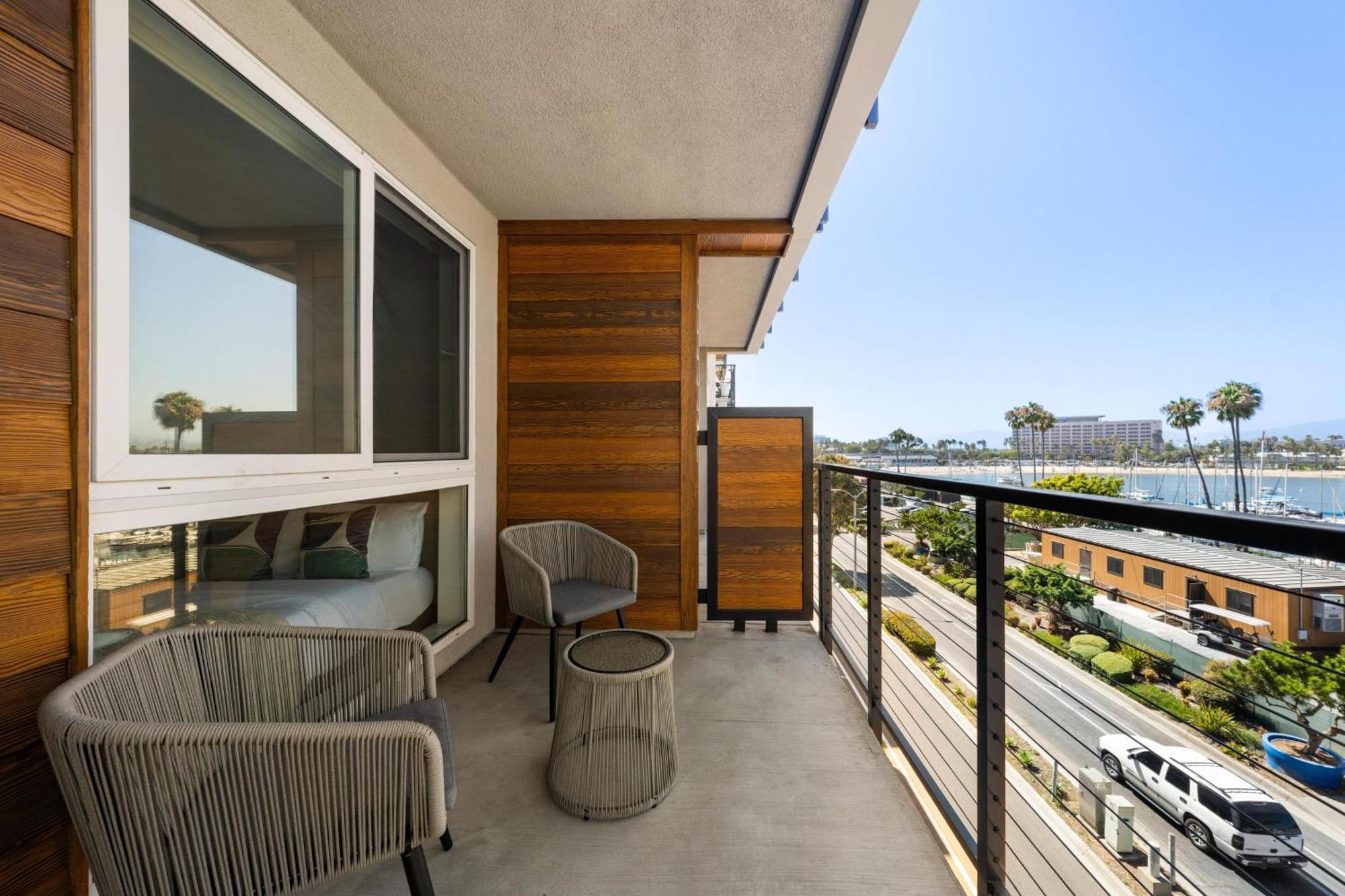 Sky-high Elegance Waterfront Penthouse 4 Beds Los Ángeles