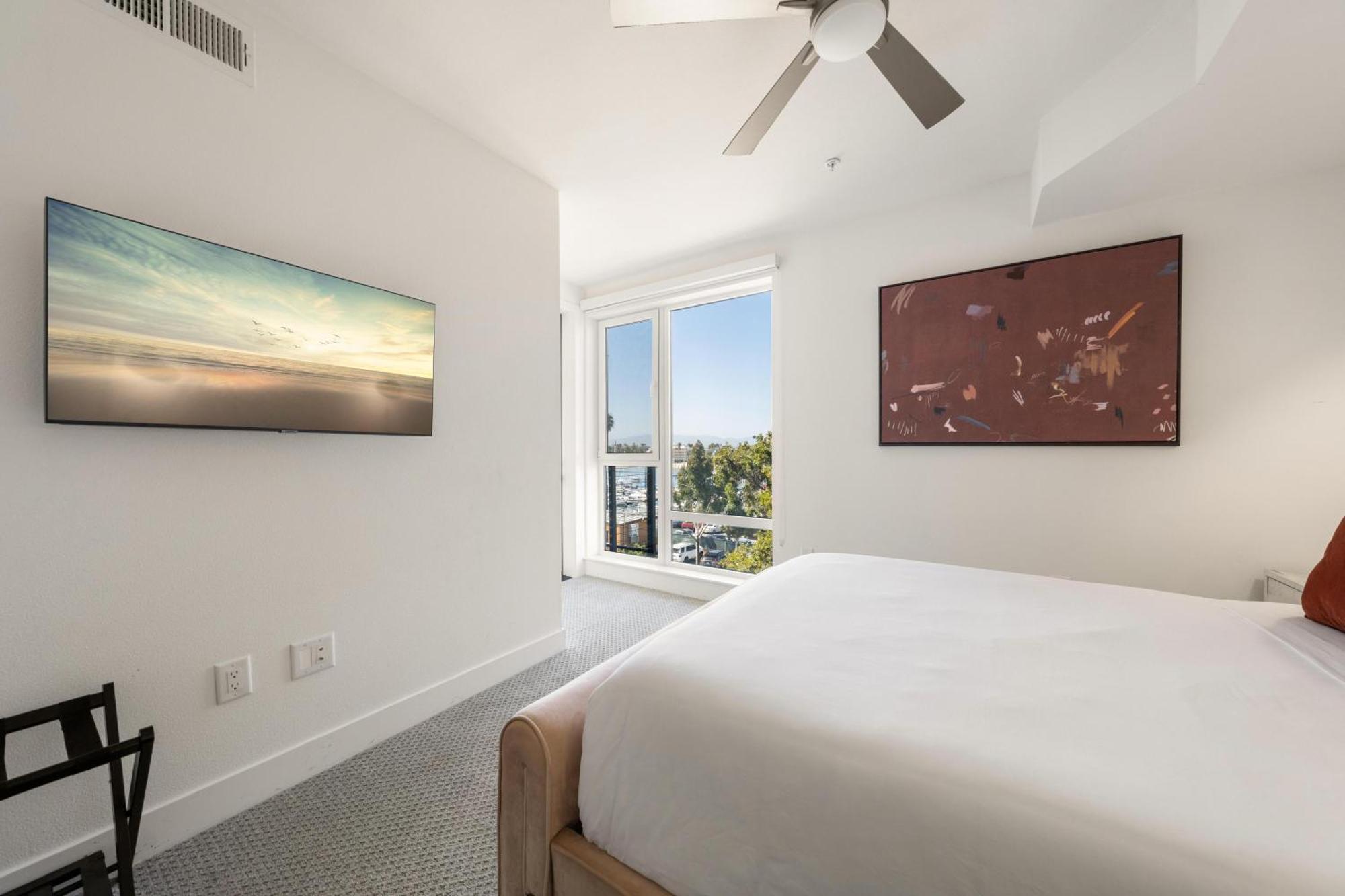 Sky-high Elegance Waterfront Penthouse 4 Beds Los Ángeles